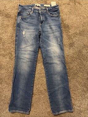 GUESS Women's Faded Blue Straight-Leg Jeans with Light Distressing